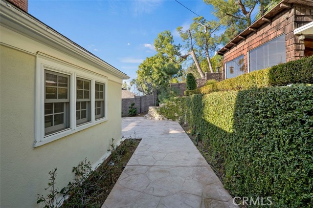 Detail Gallery Image 61 of 74 For 1627 Arbor Dr, Glendale,  CA 91202 - 4 Beds | 4/1 Baths