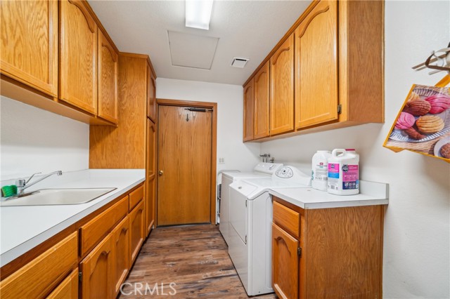 13319 Waco Ln, Apple Valley CA: https://media.crmls.org/medias/c2a215d8-1135-4fd2-915b-cb5fb3041481.jpg