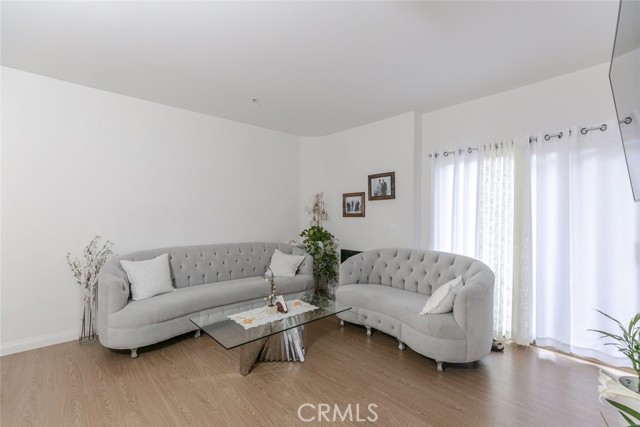 Detail Gallery Image 20 of 22 For 450 W Dryden St #104,  Glendale,  CA 91202 - 2 Beds | 2 Baths
