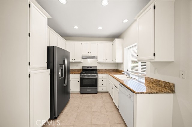 43144 Teramo Street, Temecula CA: https://media.crmls.org/medias/c2a41bd5-0ae8-4c0d-bd4b-7ec2aa0ab091.jpg