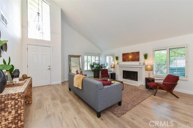 17 Elderberry, Irvine CA: https://media.crmls.org/medias/c2a47948-1be0-4f1e-bf01-d94dcdd23cf4.jpg