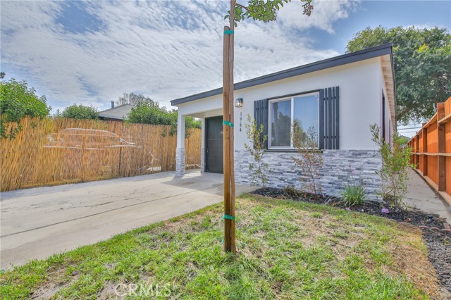 1964 E 114th Street, Los Angeles CA: https://media.crmls.org/medias/c2a4e4ed-abc9-46fc-9d0d-48074b813602.jpg