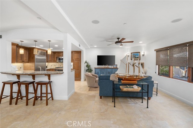 Detail Gallery Image 6 of 47 For 160 Hinds Avenue #202,  Pismo Beach,  CA 93449 - 3 Beds | 3 Baths