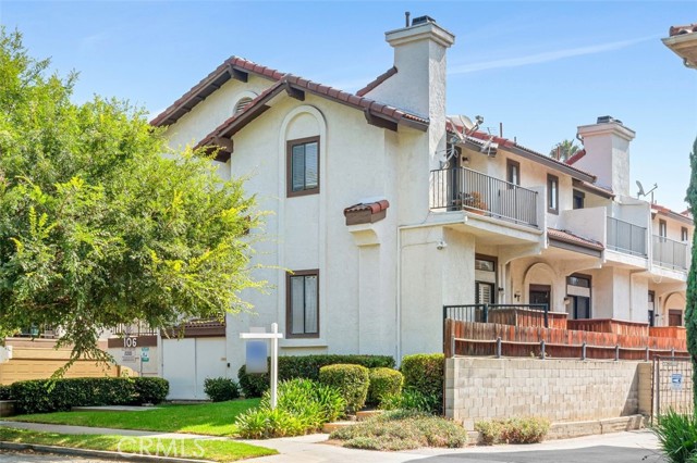 106 S Sierra Madre Boulevard, Pasadena CA: https://media.crmls.org/medias/c2a5ce70-457e-4cf3-ba99-6e19f5510ca6.jpg