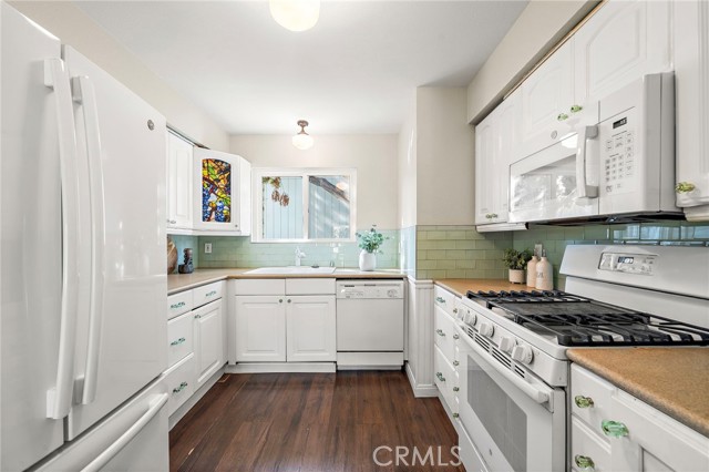 Detail Gallery Image 13 of 49 For 1025 Sea Breeze #11,  Costa Mesa,  CA 92627 - 2 Beds | 2/1 Baths