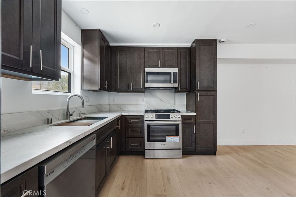2911 E Chevy Chase DriveGlendale img 3