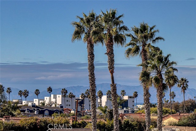 641 S Gertruda Avenue, Redondo Beach CA: https://media.crmls.org/medias/c2a6c283-2742-448b-8732-d6b030f6e171.jpg