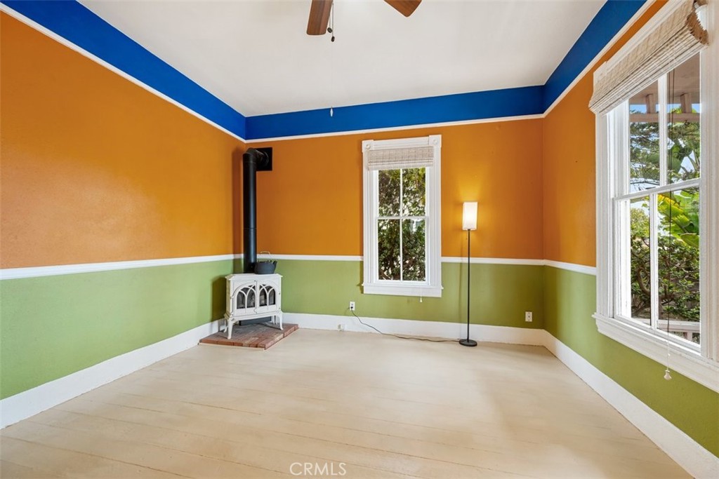 https://media.crmls.org/medias/c2a85743-fa38-46cf-ac8d-ba4385487db1.jpg?preset=X-Large