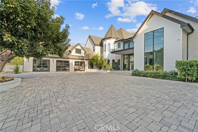 20620 Chatsboro Drive, Woodland Hills CA: https://media.crmls.org/medias/c2a8668d-49ea-404f-85a4-ee49bd6e4b0f.jpg