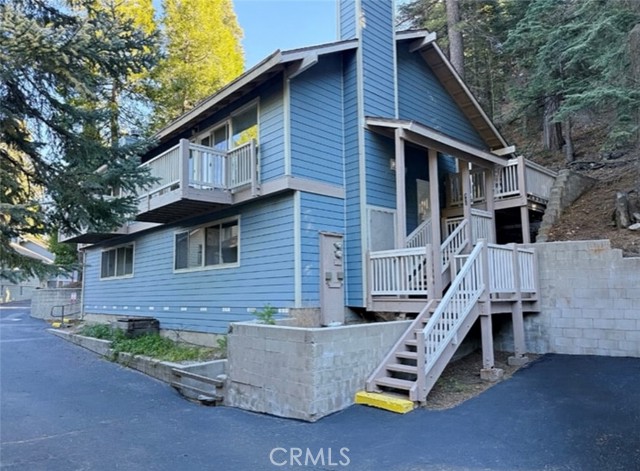 Detail Gallery Image 2 of 6 For 313 Canyon Crest, Lake Arrowhead,  CA 92352 - 3 Beds | 2 Baths