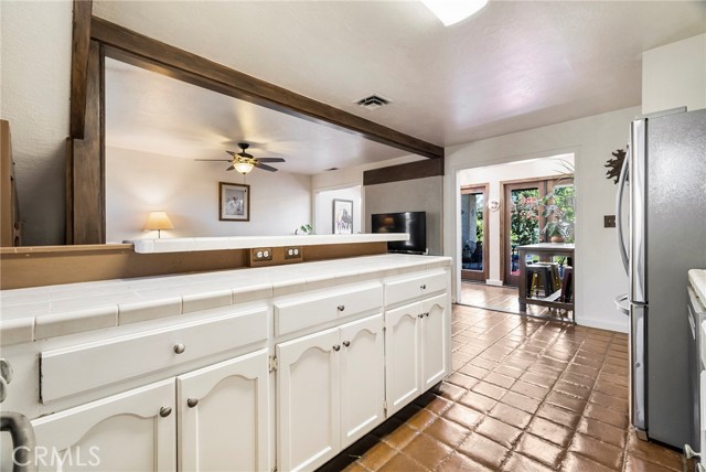 2382 Faber st, Durham CA: https://media.crmls.org/medias/c2a8f10e-d990-4ede-94ef-2704a5a4549c.jpg