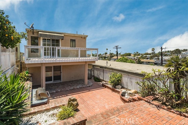 1020 Prospect Avenue, Hermosa Beach, California 90254, 4 Bedrooms Bedrooms, ,1 BathroomBathrooms,Residential,Sold,Prospect,PV22112459