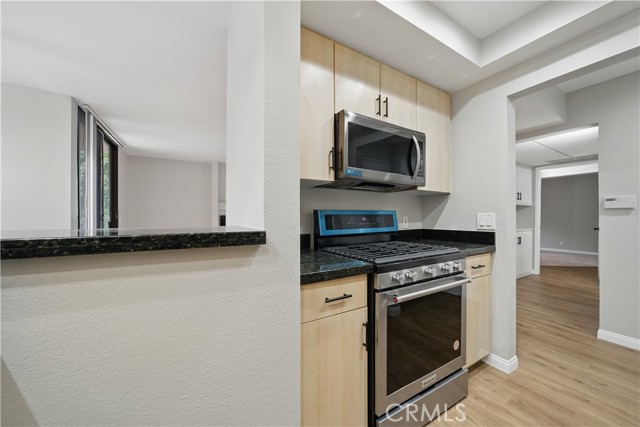 Detail Gallery Image 28 of 35 For 7826 Topanga Canyon Bld #218,  Canoga Park,  CA 91304 - 2 Beds | 2 Baths