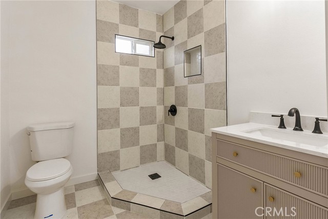 1209 W 40th Place, Los Angeles CA: https://media.crmls.org/medias/c2a9bf54-44be-466c-b816-ecc7c5fb2275.jpg