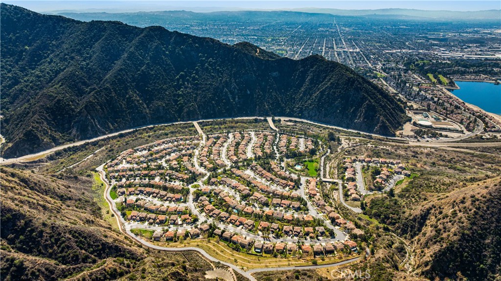 https://media.crmls.org/medias/c2ac4090-8364-4770-b2e7-f28564c85e12.jpg?preset=X-Large