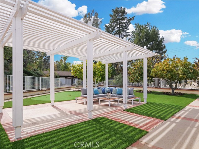 4 Bridlewood Circle, Rolling Hills Estates, California 90274, 3 Bedrooms Bedrooms, ,1 BathroomBathrooms,Residential,Sold,Bridlewood,PV23048044