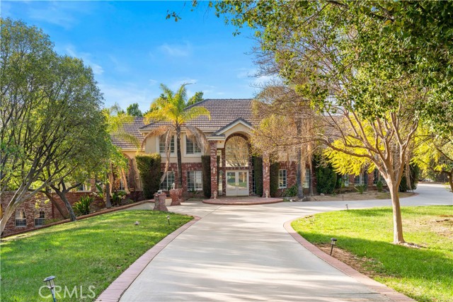 Detail Gallery Image 4 of 39 For 20455 Somma Drive, Perris,  CA 92570 - 10 Beds | 6/2 Baths
