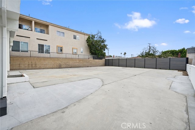 Detail Gallery Image 32 of 33 For 7010 Lennox Ave #B,  Van Nuys,  CA 91405 - 4 Beds | 2 Baths