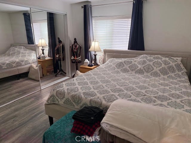 https://media.crmls.org/medias/c2addb9d-19d8-49ce-bf25-02c9b4824262.jpg?preset=X-Large