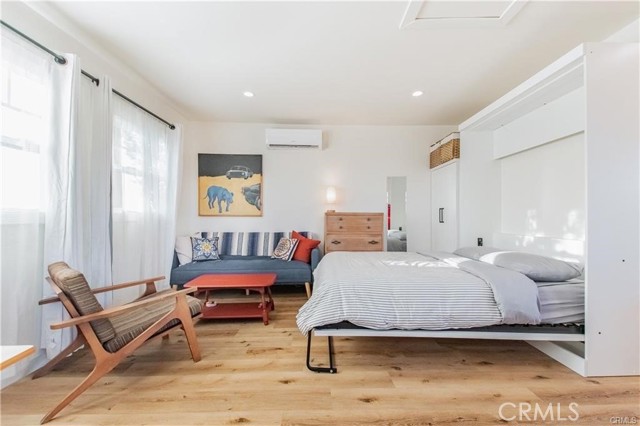 5239 Barker Drive, Los Angeles CA: https://media.crmls.org/medias/c2adeb7f-b4f4-4627-896e-987ac06c82e3.jpg