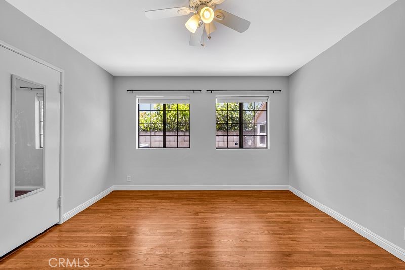 https://media.crmls.org/medias/c2ae2943-e3c0-4238-88ed-32318ab8a126.jpg?preset=X-Large