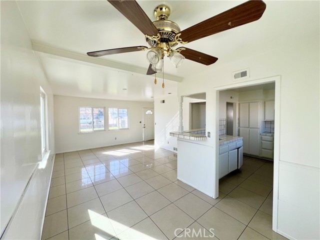 Detail Gallery Image 5 of 31 For 2111 E Avenue Q1, Palmdale,  CA 93550 - 3 Beds | 2 Baths