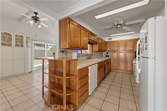 Detail Gallery Image 5 of 19 For 1658 W Crone Ave, Anaheim,  CA 92802 - 4 Beds | 3 Baths