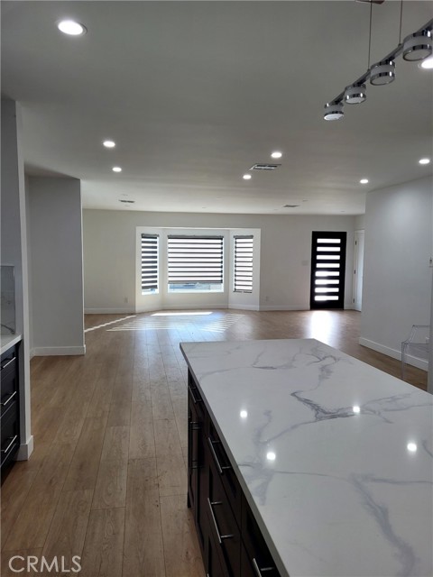 Detail Gallery Image 11 of 31 For 13939 Sylvan, Van Nuys,  CA 91401 - 3 Beds | 2 Baths