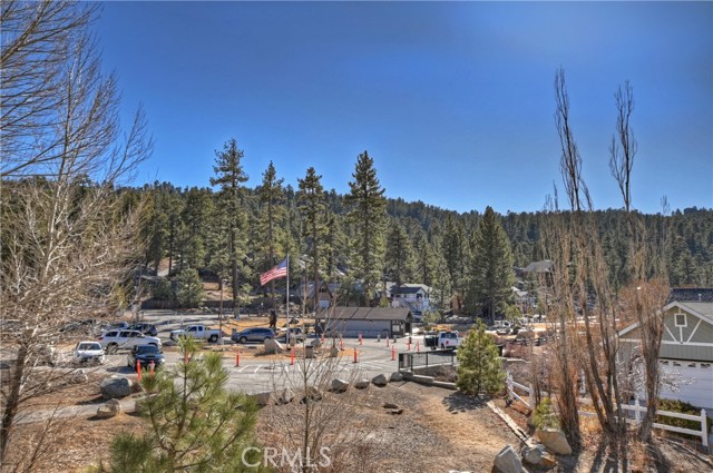 747 Boulder Bay, Big Bear Lake CA: https://media.crmls.org/medias/c2aee6a3-b5ef-4bc5-9e38-48b18826a412.jpg