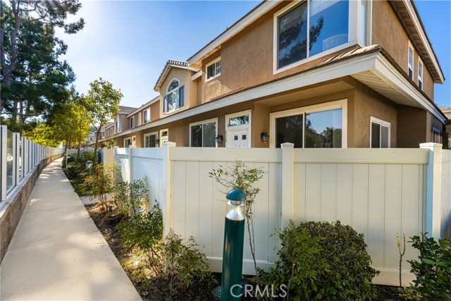 Detail Gallery Image 3 of 38 For 816 S Yellowstone Way, Anaheim Hills,  CA 92808 - 3 Beds | 2/1 Baths