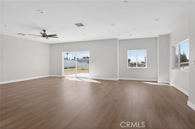 Detail Gallery Image 12 of 33 For 16015 Ceres Ave, Fontana,  CA 92335 - 3 Beds | 4/1 Baths