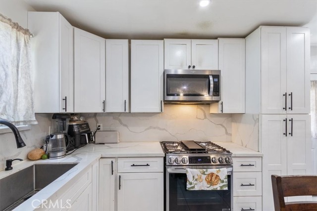 13273 Sunburst Street, Pacoima CA: https://media.crmls.org/medias/c2b10050-de14-408c-8a3c-c7e4ba9f2ad5.jpg