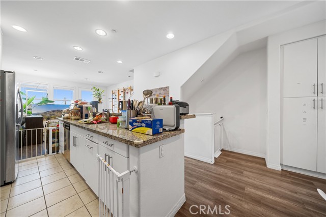 Detail Gallery Image 11 of 34 For 1118 Calle Montana, Montebello,  CA 90640 - 3 Beds | 2/1 Baths