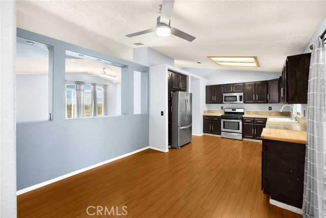 Detail Gallery Image 29 of 52 For 13554 2nd Ave, Victorville,  CA 92395 - 4 Beds | 2 Baths