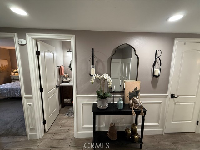 Detail Gallery Image 3 of 22 For 1053 Border Ave, Corona,  CA 92882 - 2 Beds | 2 Baths