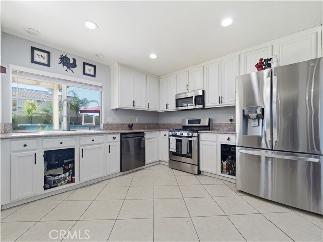 Detail Gallery Image 7 of 10 For 2444 N Magnolia, Rialto,  CA 92377 - 4 Beds | 2/1 Baths