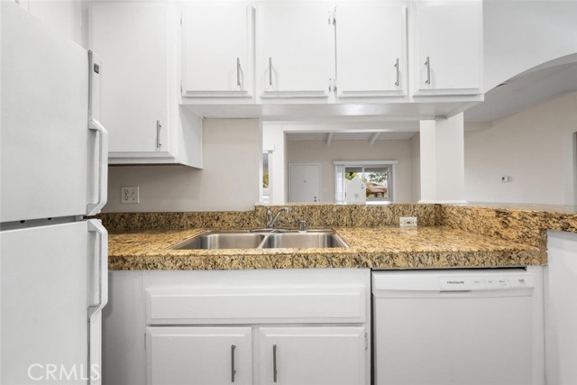 3721 Country Club Drive, Long Beach CA: https://media.crmls.org/medias/c2b31303-acb8-4893-89eb-d875cf452db0.jpg