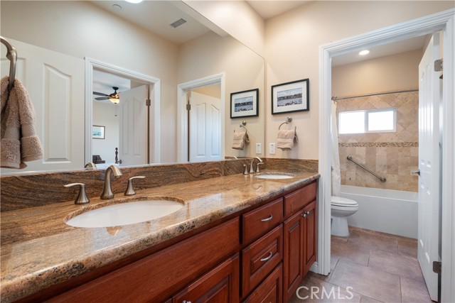255 Puerta De Lomas, Fallbrook CA: https://media.crmls.org/medias/c2b32127-ebc8-4f03-b28d-1d8a5b2ce37c.jpg