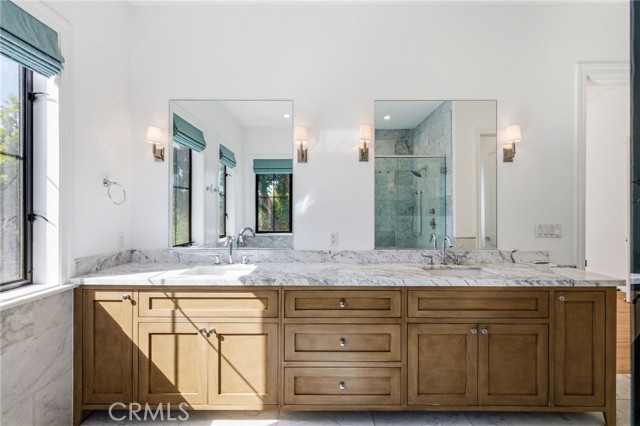 Detail Gallery Image 56 of 59 For 1405 Oak Ave, Manhattan Beach,  CA 90266 - 4 Beds | 4/1 Baths