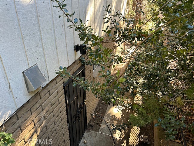 22348 Glenwood, Crestline CA: https://media.crmls.org/medias/c2b324e6-633e-4689-9b0e-b0d5d8c89461.jpg