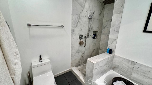Detail Gallery Image 21 of 34 For 645 Westmount Dr #211,  West Hollywood,  CA 90069 - 1 Beds | 1 Baths
