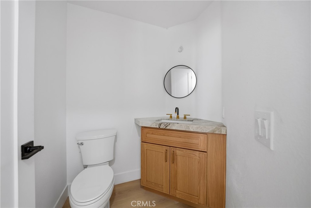 https://media.crmls.org/medias/c2b35405-ba60-430f-b765-b73d6ef0832e.jpg?preset=X-Large