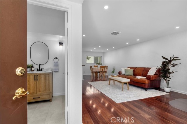 1747 Barry Avenue, Los Angeles CA: https://media.crmls.org/medias/c2b360b0-0977-41a0-b680-83c877bba704.jpg