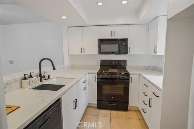 Detail Gallery Image 7 of 14 For 11230 Peach Grove St #206,  North Hollywood,  CA 91601 - 2 Beds | 2 Baths