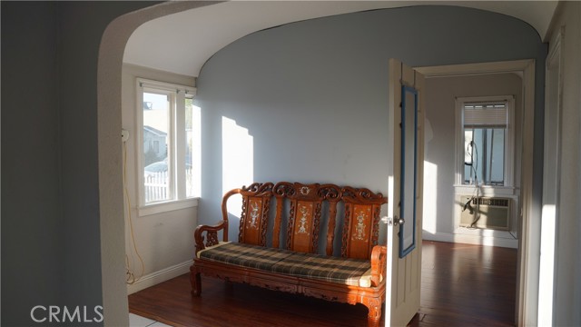 Detail Gallery Image 3 of 12 For 2452 Adriatic, Long Beach,  CA 90810 - – Beds | – Baths