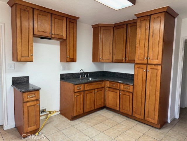 520 Mount Vernon Avenue, Barstow CA: https://media.crmls.org/medias/c2b5009f-17bb-42d8-bbfb-4eab7e2f2063.jpg