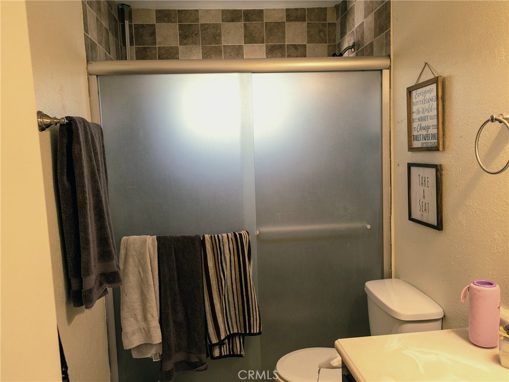 https://media.crmls.org/medias/c2b5256a-e609-4811-8867-6916cd734e41.jpg?preset=X-Large