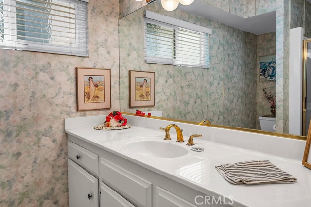 641 13th Street, Manhattan Beach, California 90266, 4 Bedrooms Bedrooms, ,1 BathroomBathrooms,Residential,Sold,13th,SB22214141