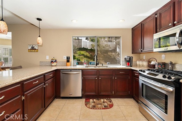 718 Cherry St, Corona CA: https://media.crmls.org/medias/c2b5ad7b-f6e0-49ae-9cfb-02986d12940b.jpg