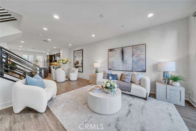 Detail Gallery Image 9 of 59 For 687 Doheny, Costa Mesa,  CA 92627 - 2 Beds | 2/2 Baths